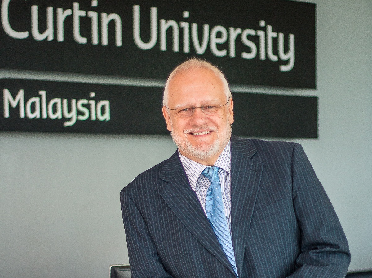 professer jim mienczakowski praises curtin malaysia achievements
